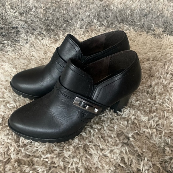 Back Rubber Sole Ankle Booty - Picture 2 of 8